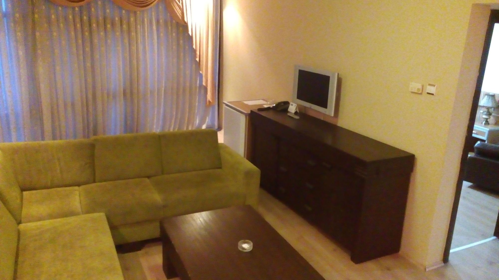 Demirgrand Hotel Trabzon Bagian luar foto