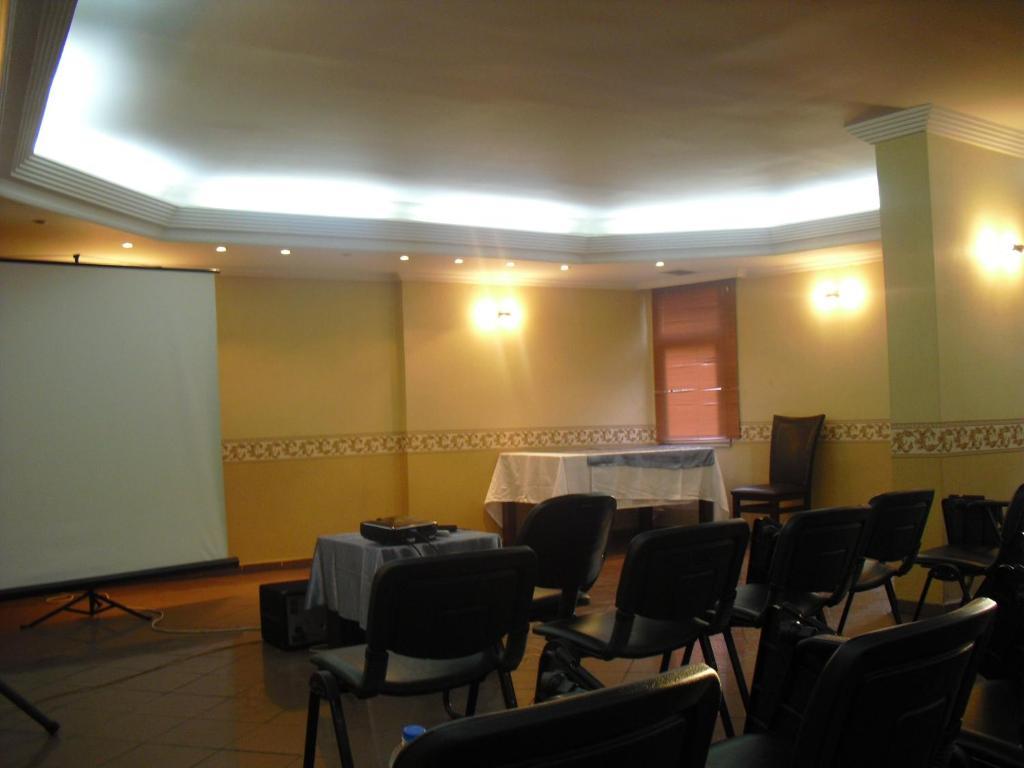 Demirgrand Hotel Trabzon Bagian luar foto