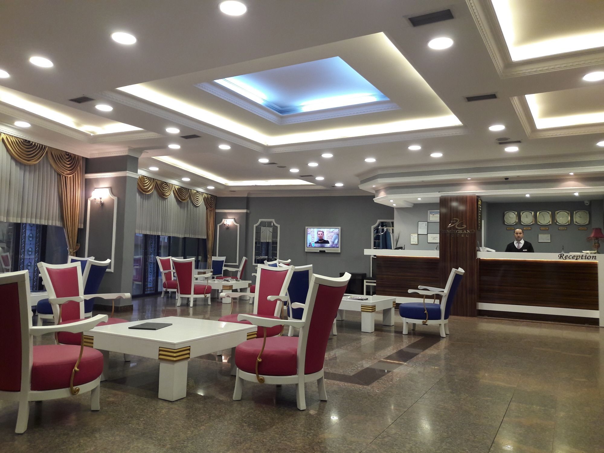 Demirgrand Hotel Trabzon Bagian luar foto